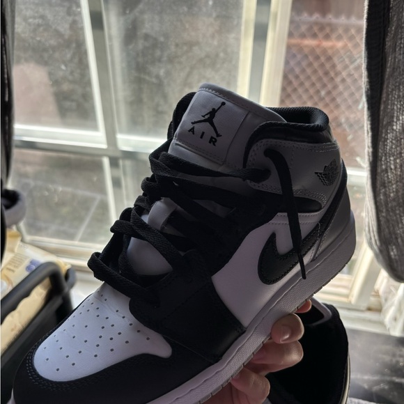 Youth Black and White Sneaker Jordan 1s